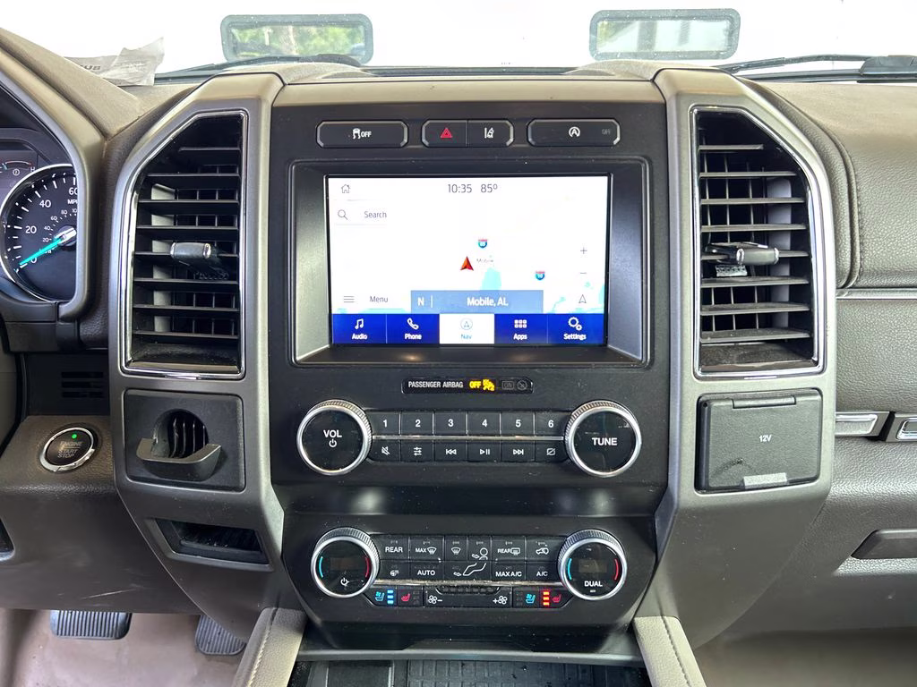 2020 Rapid Red Metallic Tinted Clearcoat Ford Expedition XLT RWD SUV