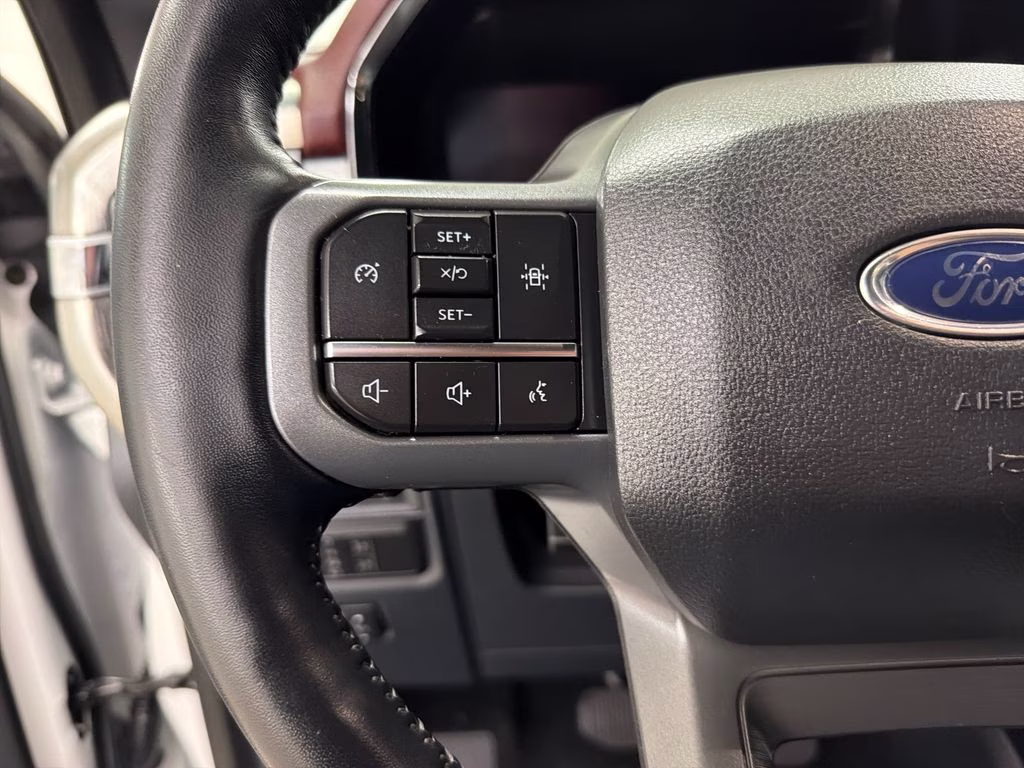2022 White Metallic Ford F-150 Lariat 4X4 Truck