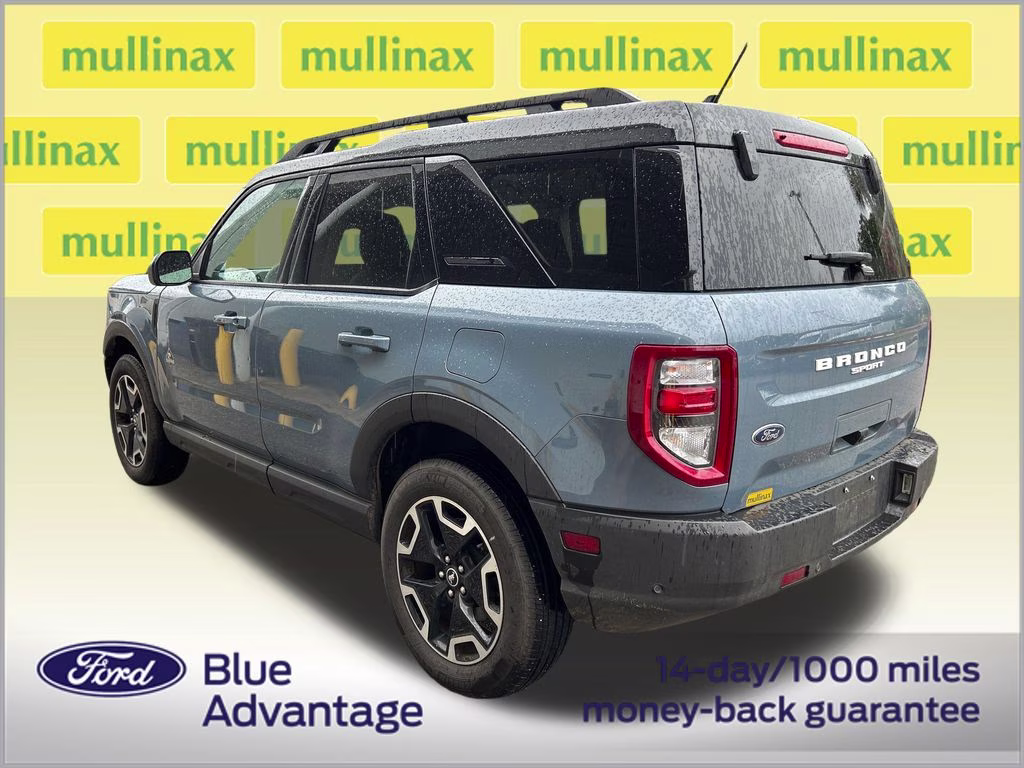 2024 Azure Gray Metallic Tri-Coat Ford Bronco Sport Outer Banks 4X4 SUV