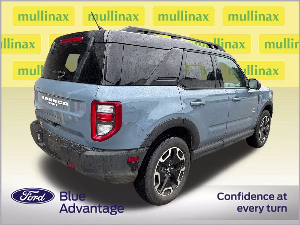 2024 Azure Gray Metallic Tri-Coat Ford Bronco Sport Outer Banks 4X4 SUV