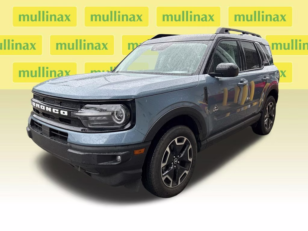 2024 Azure Gray Metallic Tri-Coat Ford Bronco Sport Outer Banks 4X4 SUV