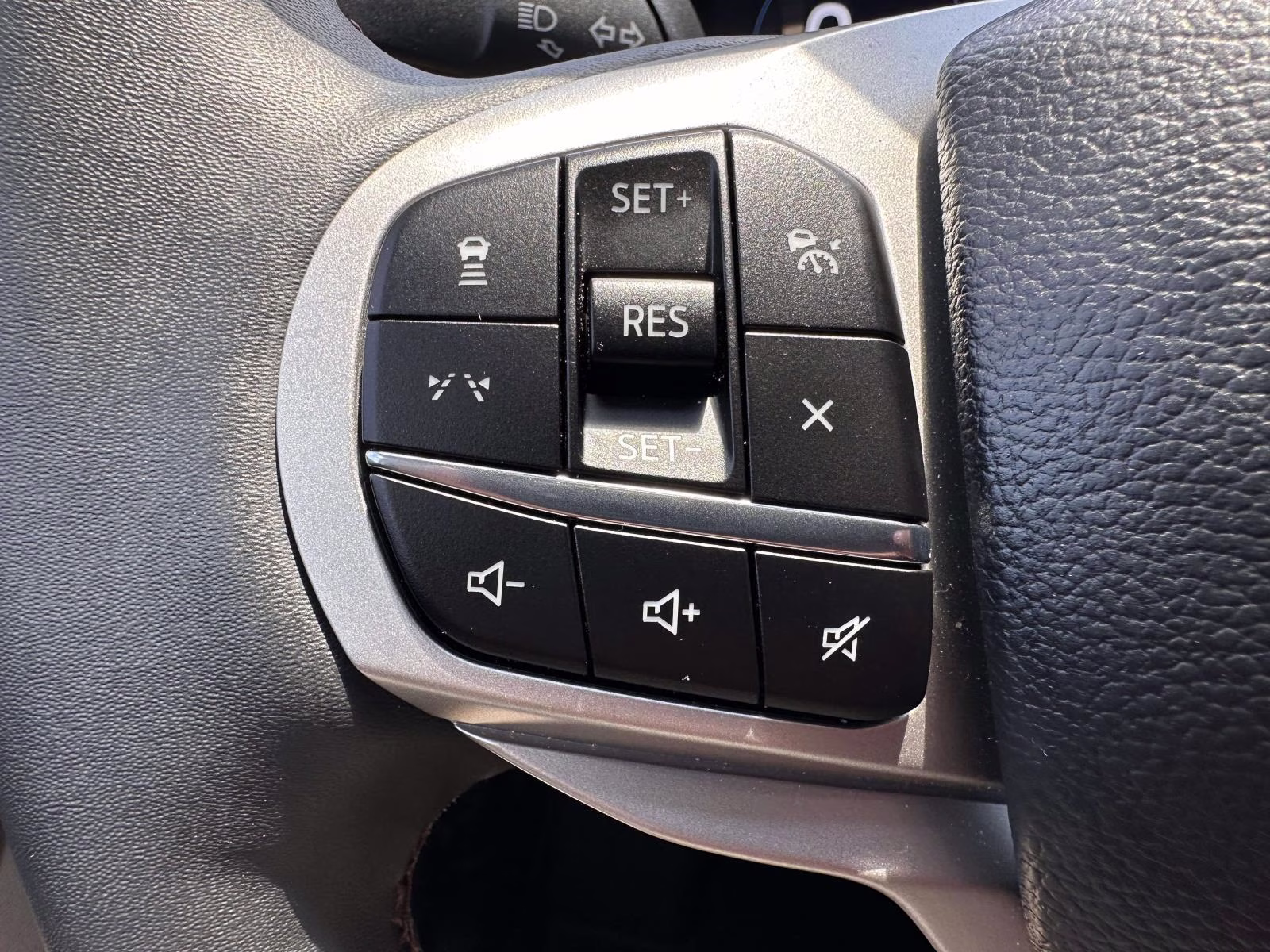 2026 Carbonized Gray Metallic Ford Explorer Active w/100A Pkg 4WD 4X4 SUV