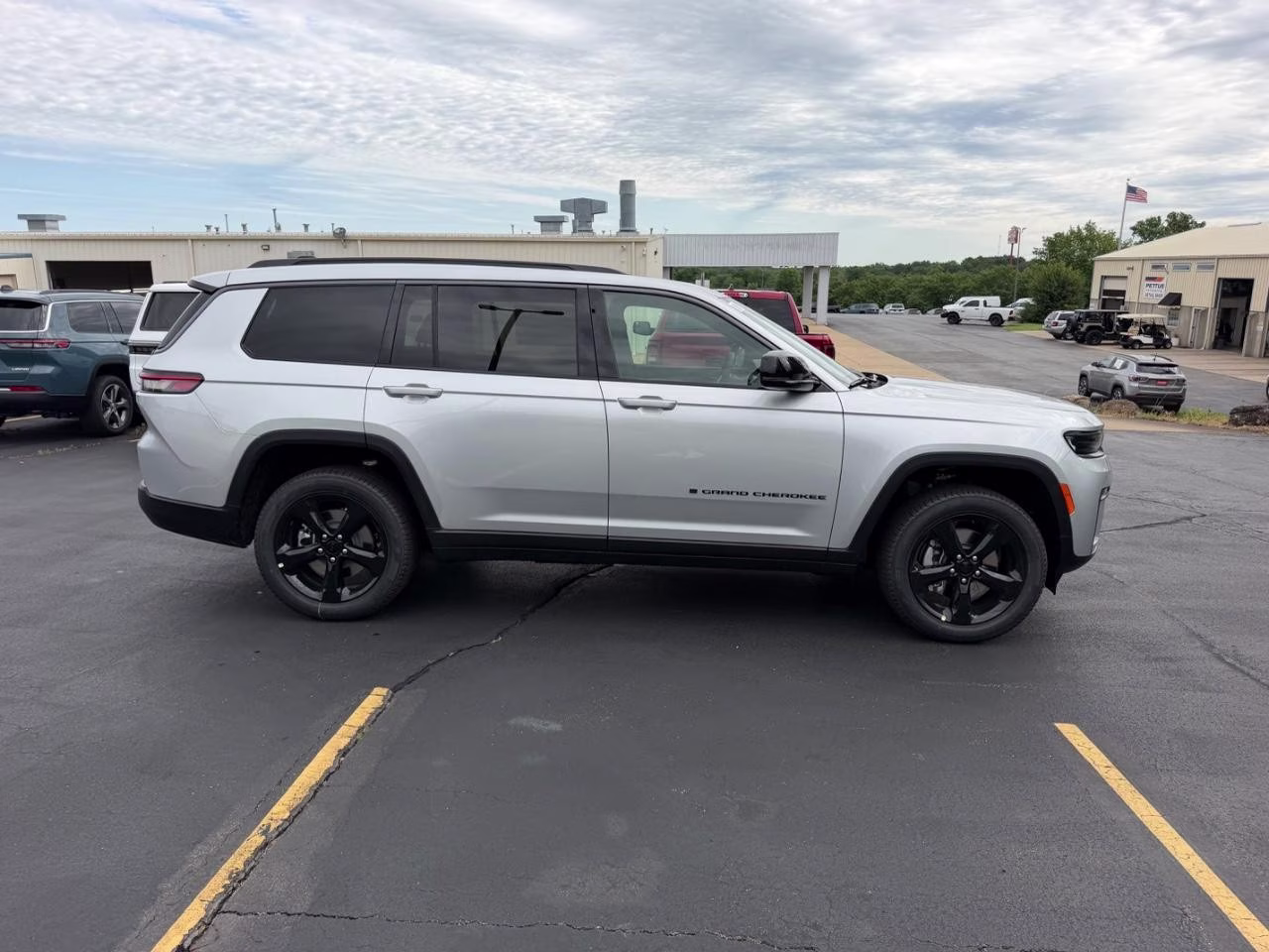 2026 Silver Zynith Jeep Grand Cherokee L Limited 4X4 SUV