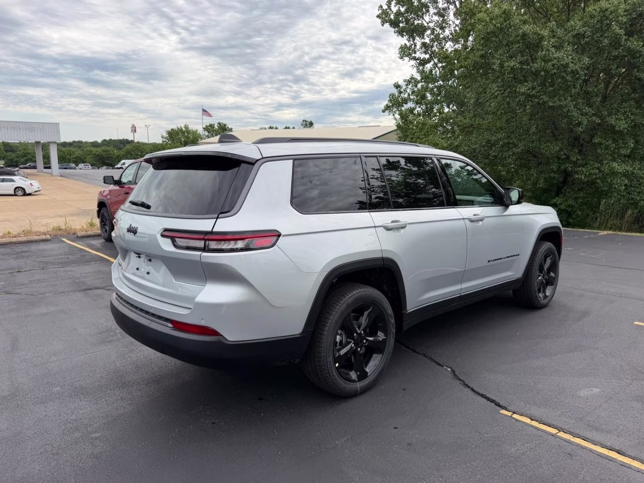 2026 Silver Zynith Jeep Grand Cherokee L Limited 4X4 SUV