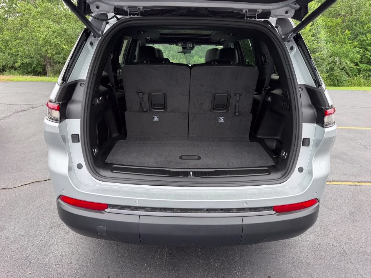 2026 Silver Zynith Jeep Grand Cherokee L Limited 4X4 SUV