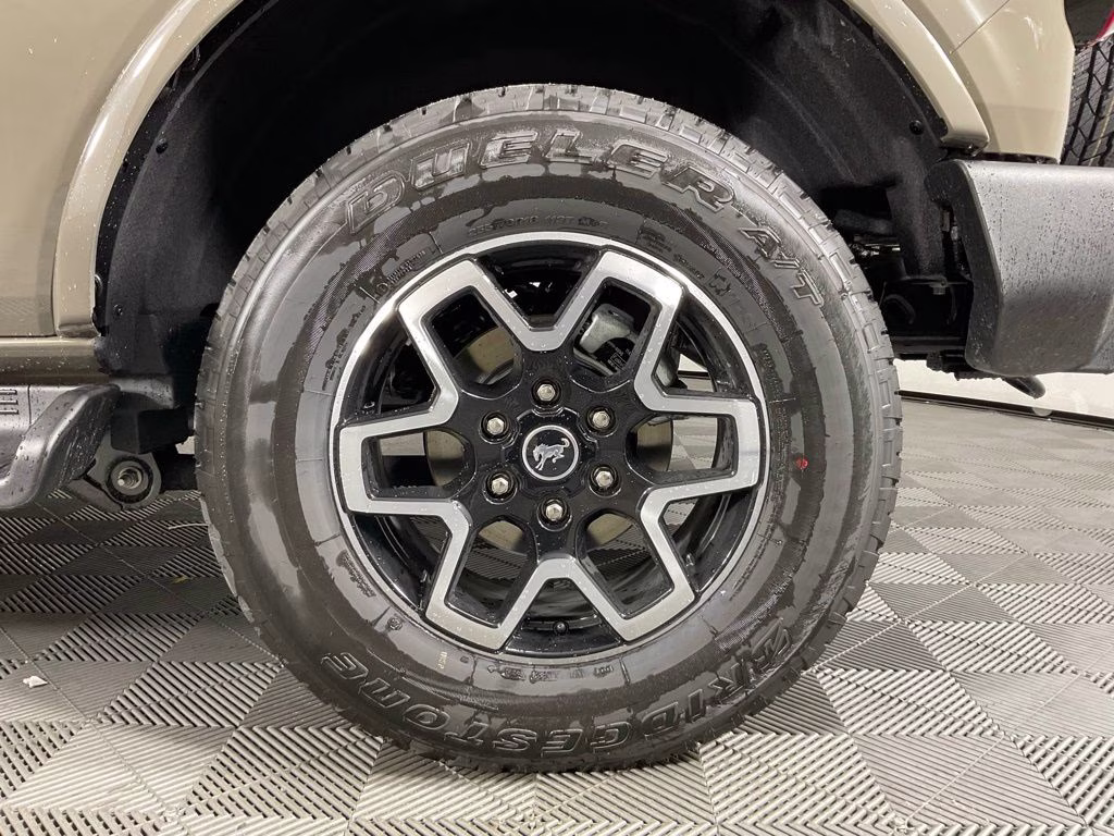 2026 Gray Ford Bronco Outer Banks 4X4 SUV