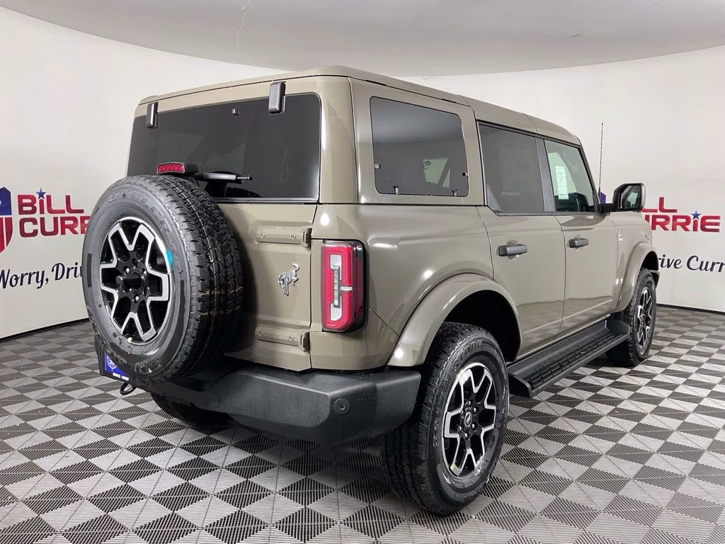 2026 Gray Ford Bronco Outer Banks 4X4 SUV