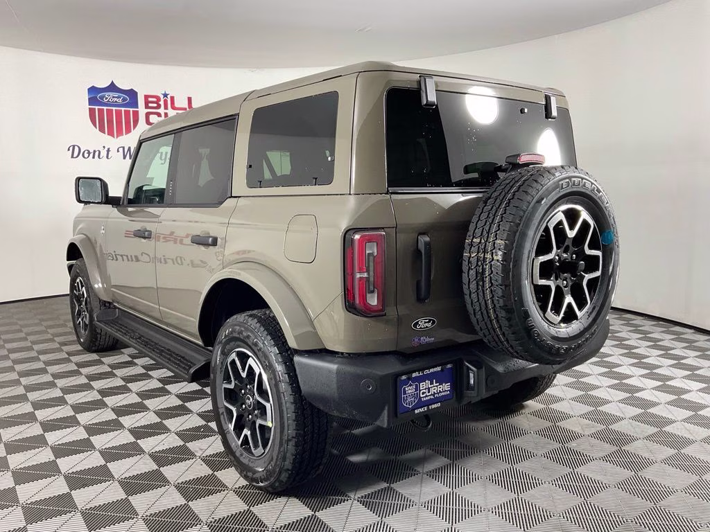2026 Gray Ford Bronco Outer Banks 4X4 SUV