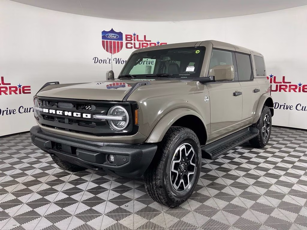 2026 Gray Ford Bronco Outer Banks 4X4 SUV