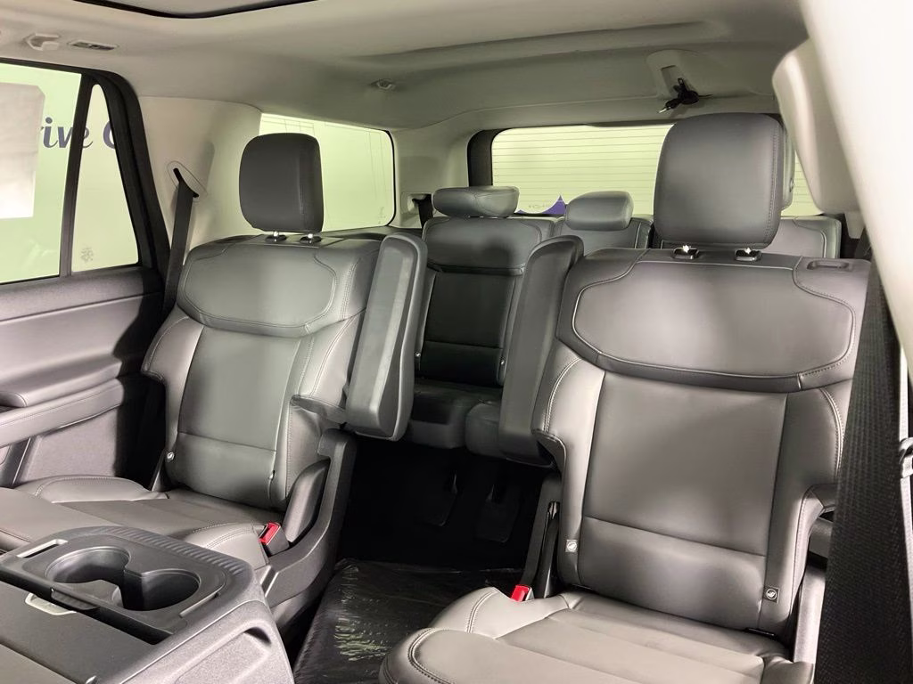 2027 Gray Metallic Ford Expedition Active RWD SUV