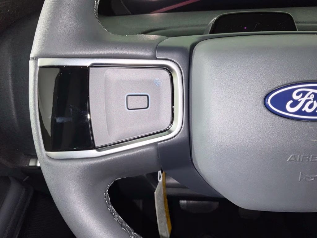 2027 Gray Metallic Ford Expedition Active RWD SUV