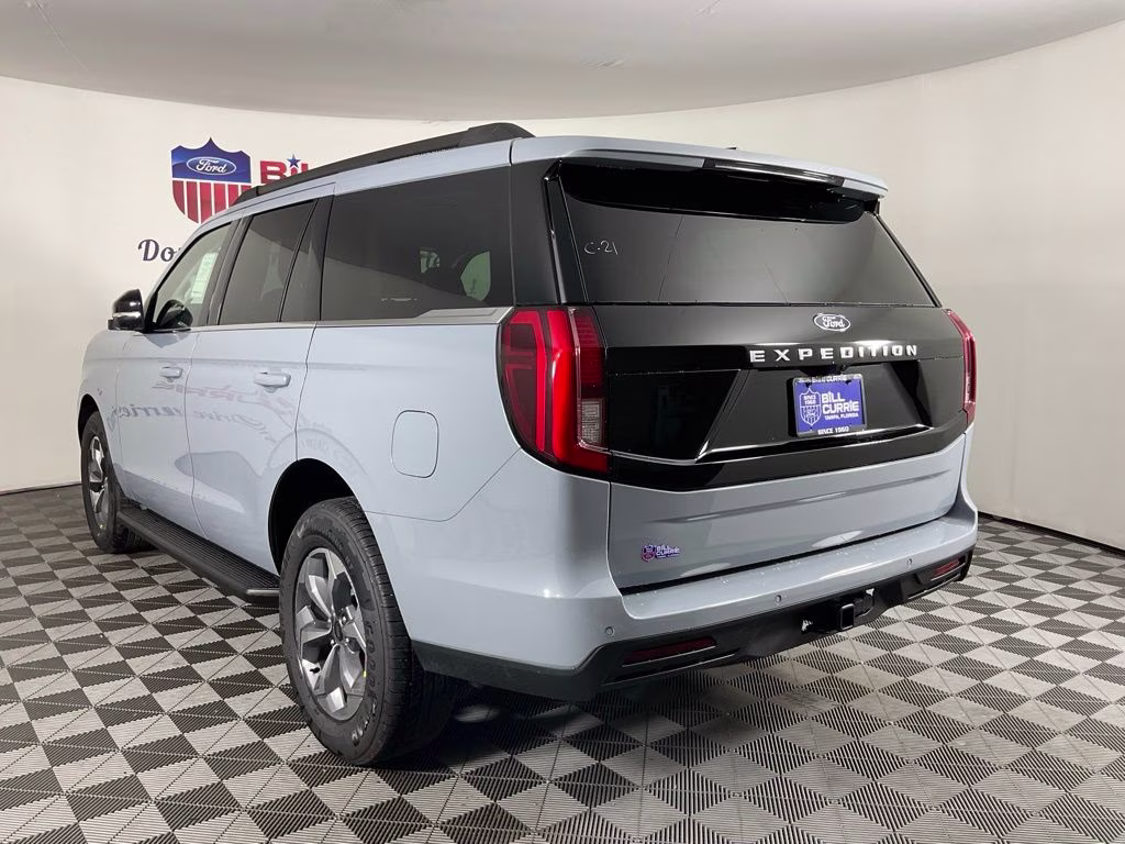 2027 Gray Metallic Ford Expedition Active RWD SUV
