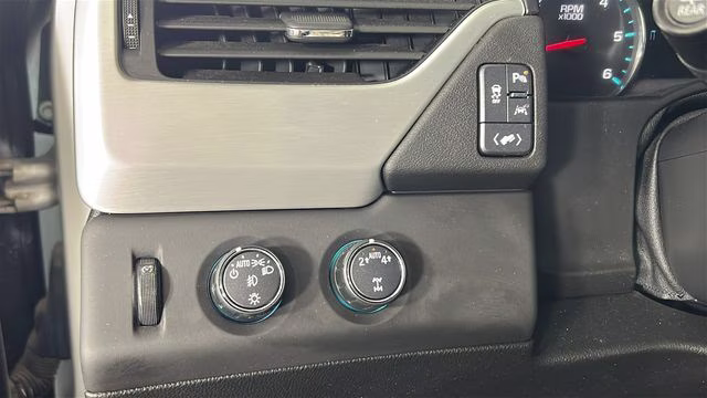 2017 Quicksilver Metallic GMC Yukon SLT 4X4 SUV