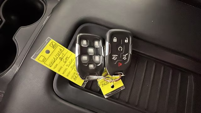 2017 Quicksilver Metallic GMC Yukon SLT 4X4 SUV