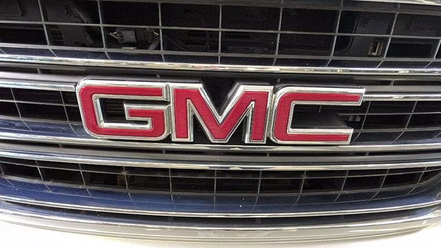 2017 Quicksilver Metallic GMC Yukon SLT 4X4 SUV