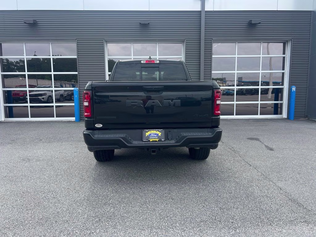 2025 Diamond Black Crystal Pearlcoat Ram 1500 Big Horn/Lone Star 4X4 Truck