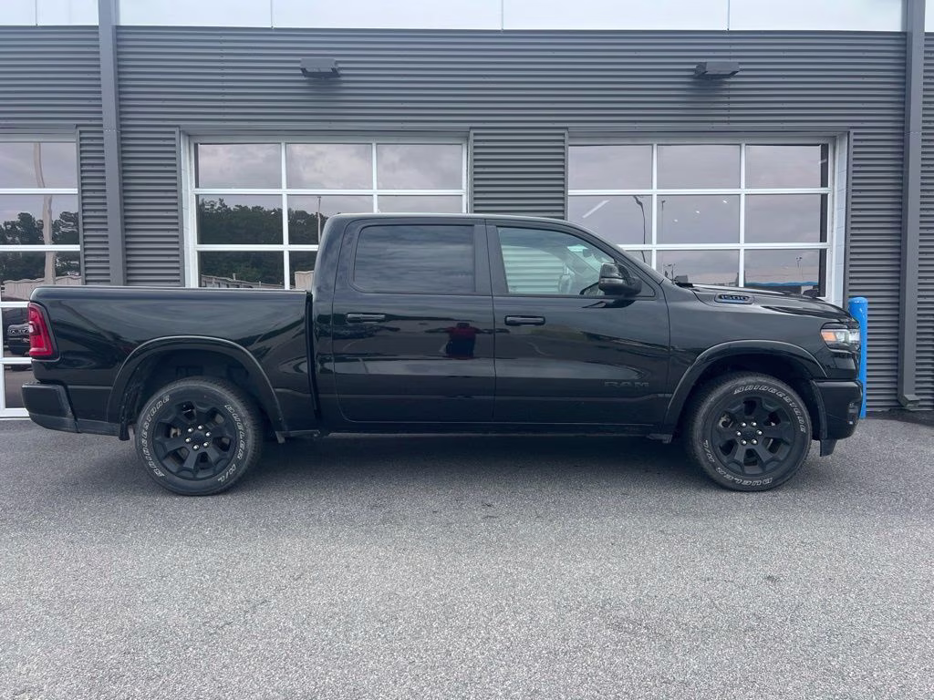 2025 Diamond Black Crystal Pearlcoat Ram 1500 Big Horn/Lone Star 4X4 Truck