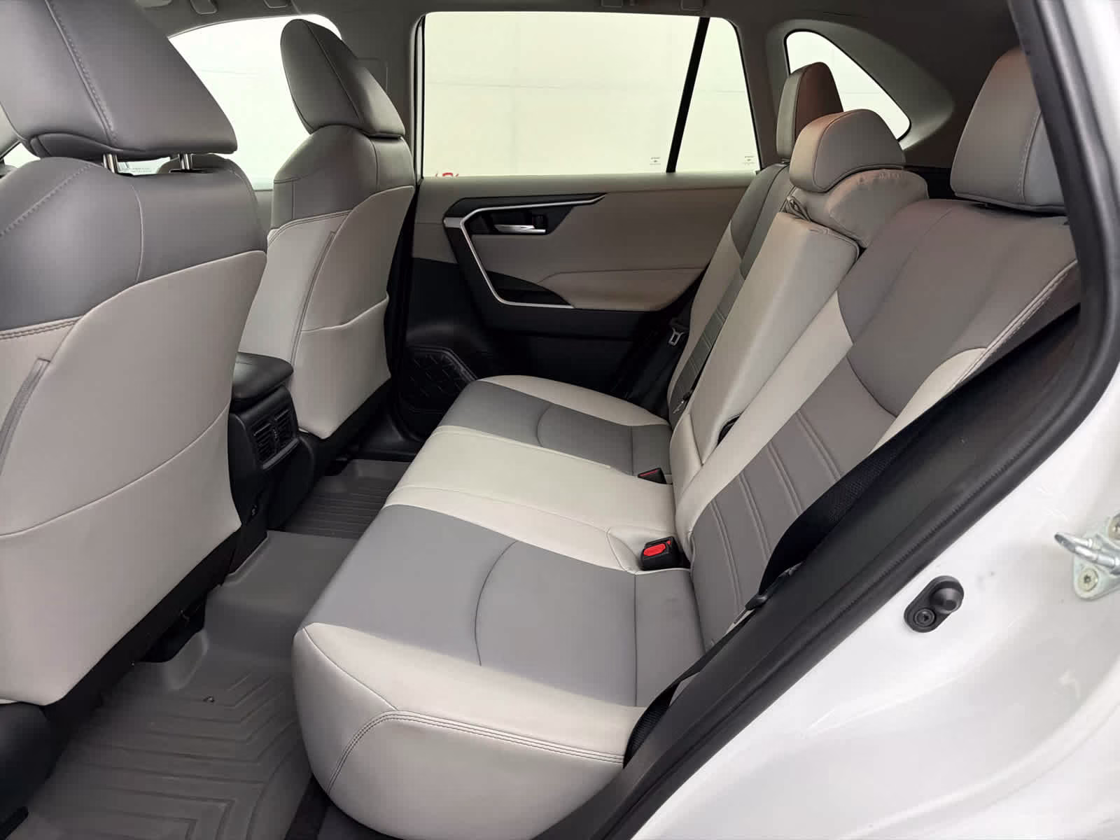 2021 Blizzard Pearl Toyota RAV4 XLE Premium AWD SUV