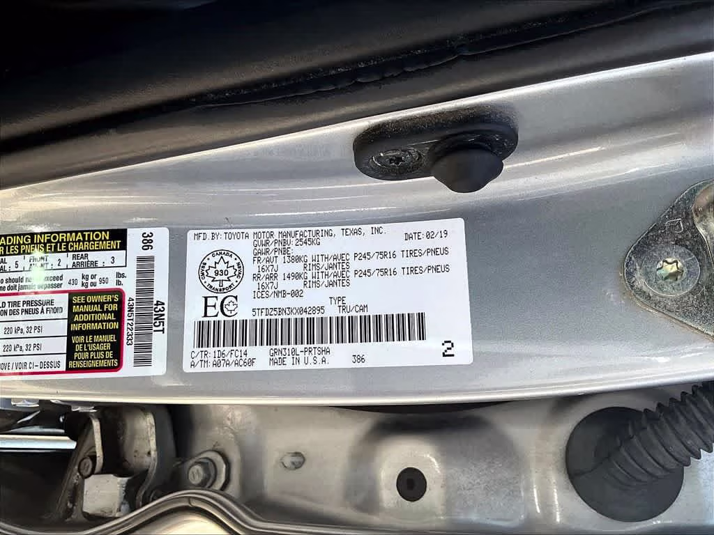2019 Magnetic Gray Metallic Toyota Tacoma SR5 4X4 Truck