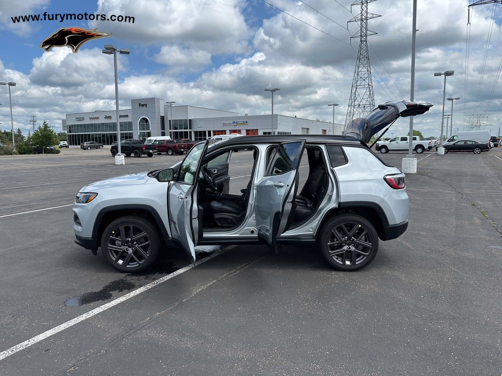2025 Silver Zynith Metallic Clearcoat Jeep Compass Limited 4X4 SUV