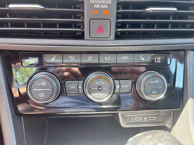 2024 Black Volkswagen Jetta 1.5T SE FWD Sedan