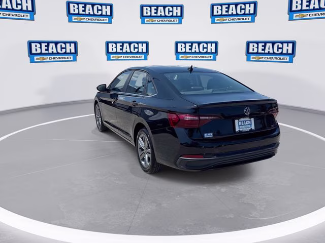 2024 Black Volkswagen Jetta 1.5T SE FWD Sedan