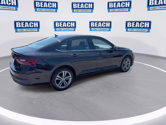 2024 Black Volkswagen Jetta 1.5T SE FWD Sedan
