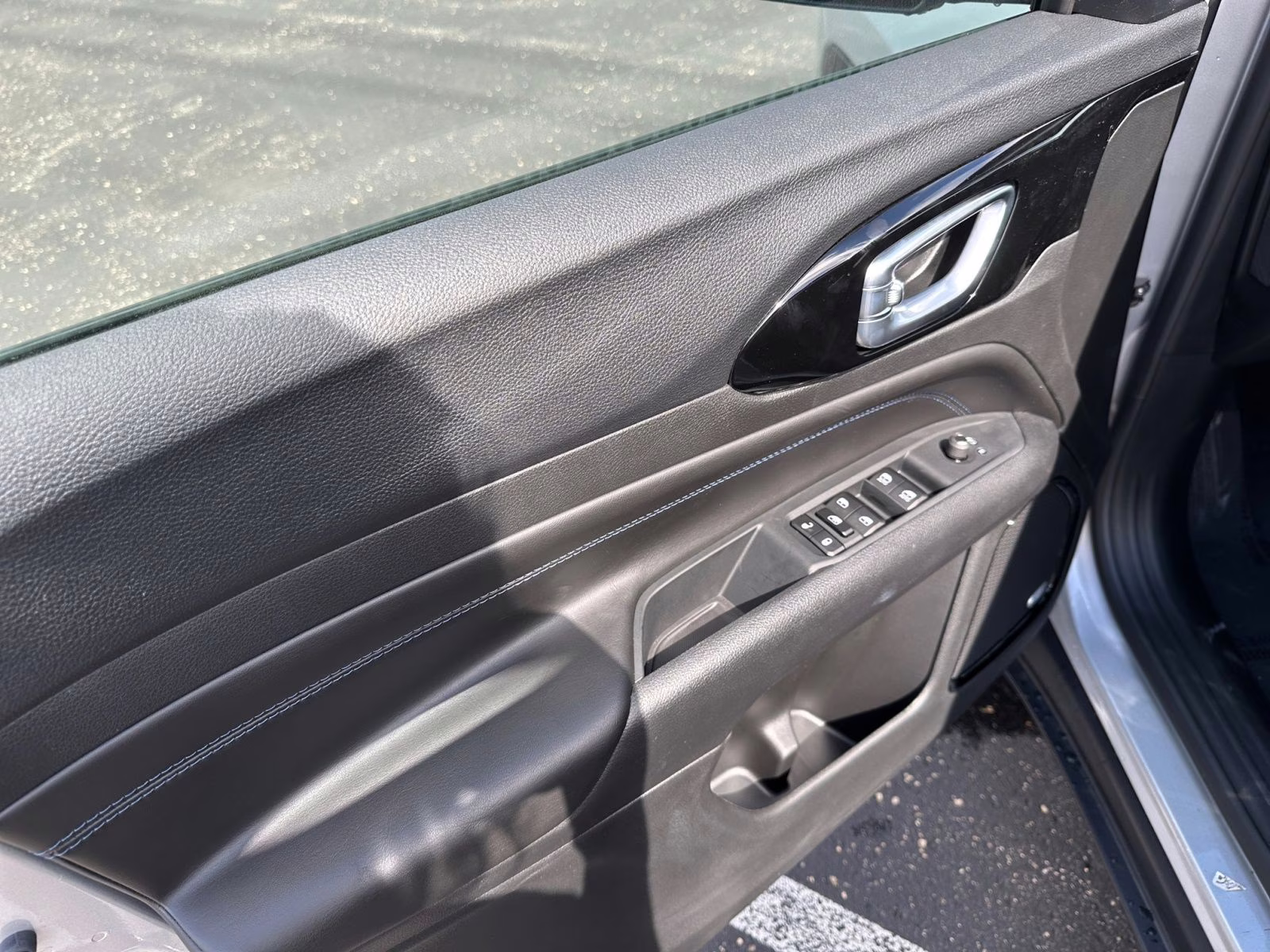 2025 Silver Zynith Metallic Clearcoat Jeep Compass Limited 4X4 SUV