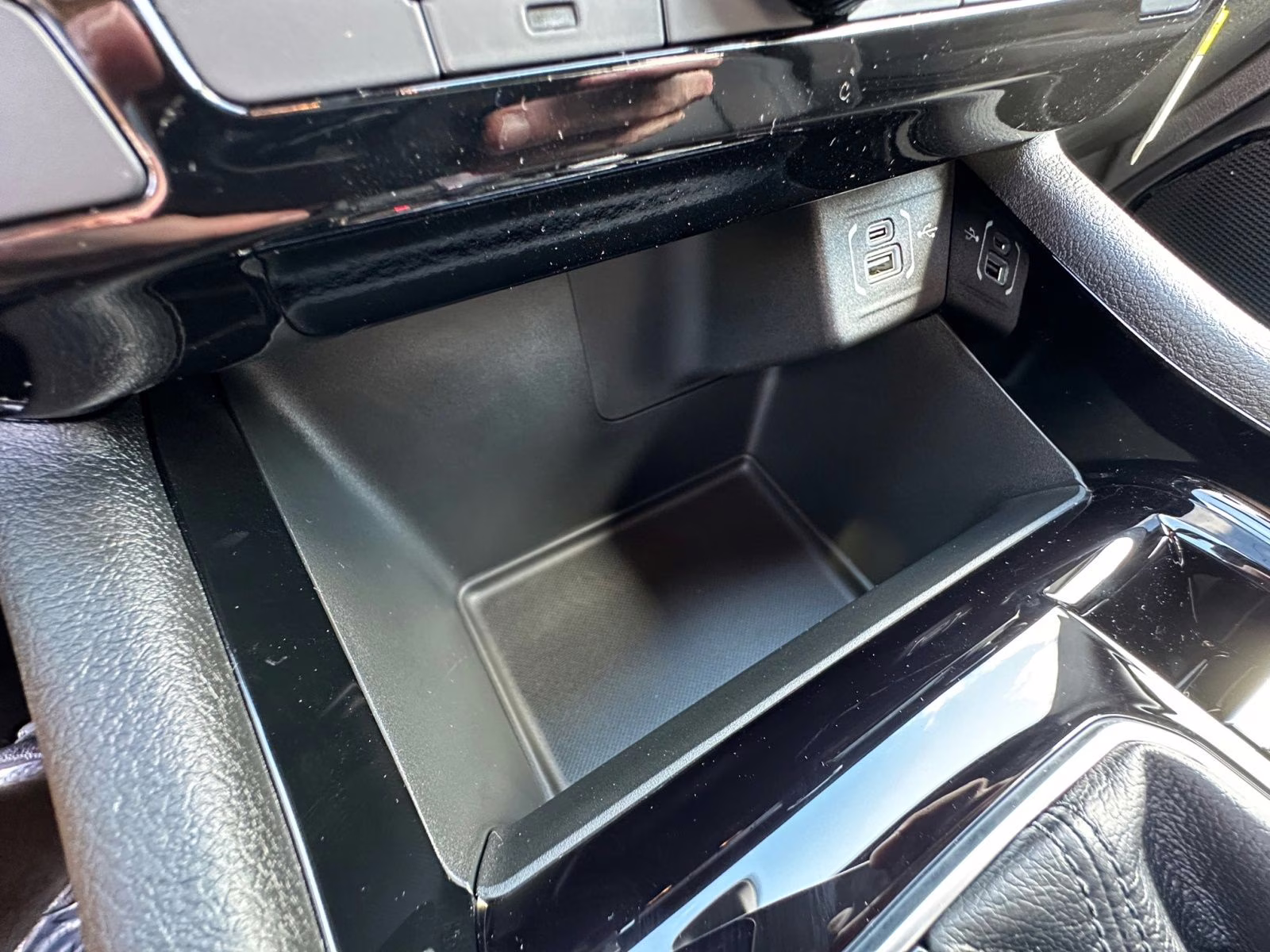 2025 Silver Zynith Metallic Clearcoat Jeep Compass Limited 4X4 SUV