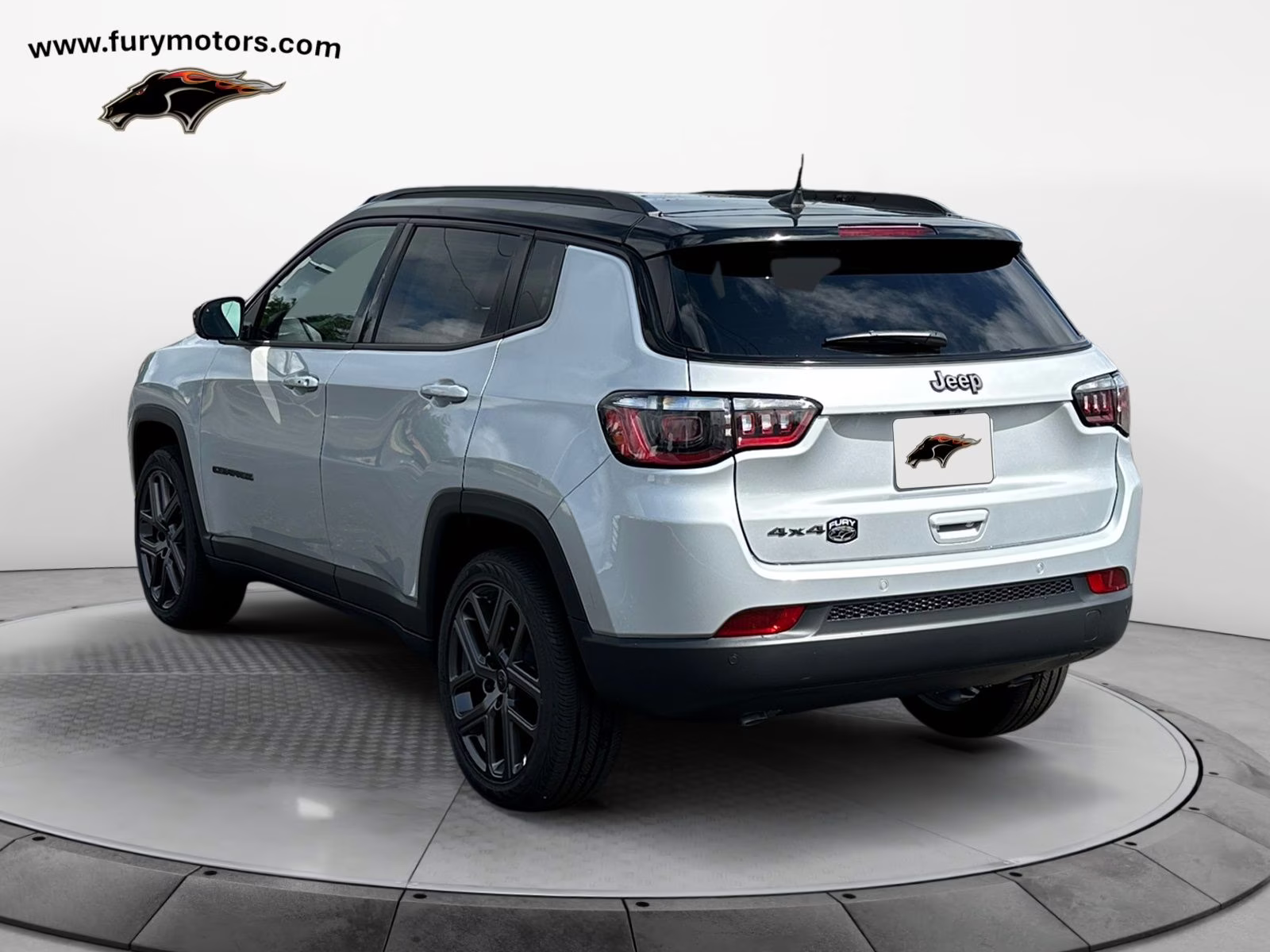 2025 Silver Zynith Metallic Clearcoat Jeep Compass Limited 4X4 SUV