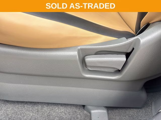 1999 White Chevrolet Tracker Base RWD SUV