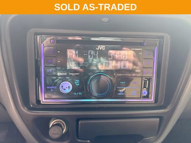1999 White Chevrolet Tracker Base RWD SUV