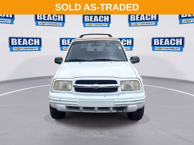 1999 White Chevrolet Tracker Base RWD SUV