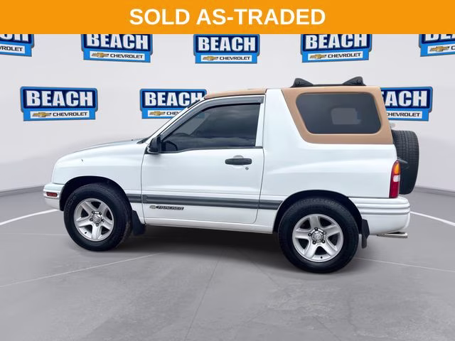 1999 White Chevrolet Tracker Base RWD SUV