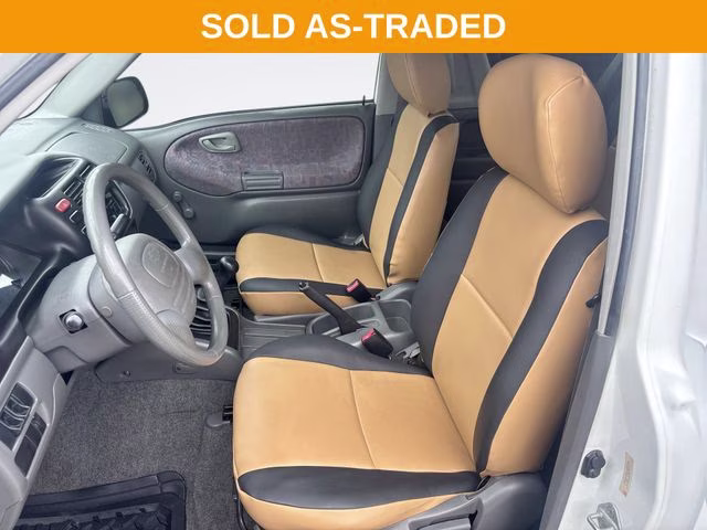 1999 White Chevrolet Tracker Base RWD SUV