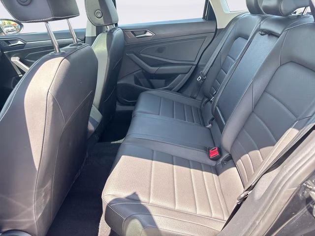 2024 Black Volkswagen Jetta 1.5T SE FWD Sedan
