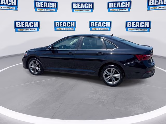 2024 Black Volkswagen Jetta 1.5T SE FWD Sedan