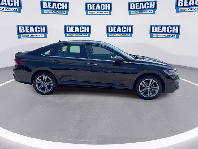 2024 Black Volkswagen Jetta 1.5T SE FWD Sedan