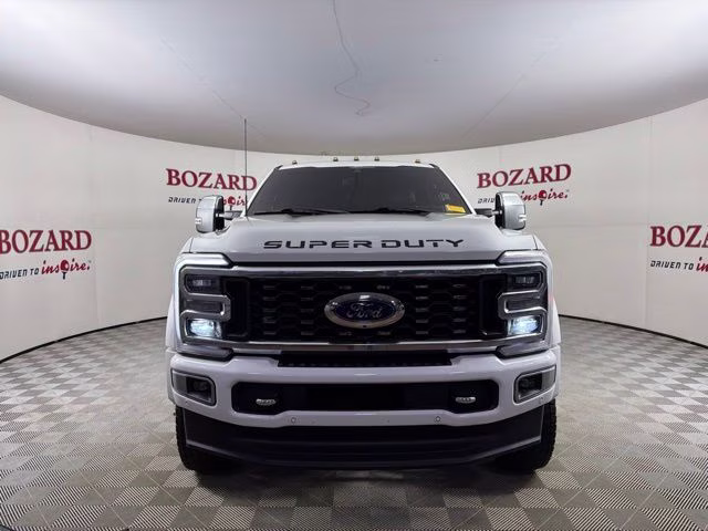 2024 White Metallic Ford Super Duty F-450 DRW Platinum DRW 4X4 Truck