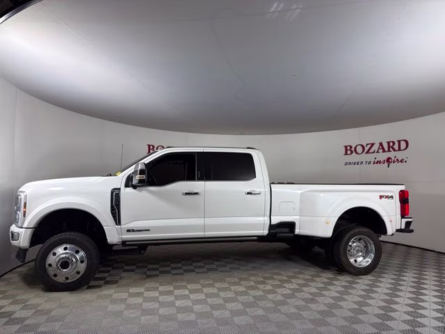 2024 White Metallic Ford Super Duty F-450 DRW Platinum DRW 4X4 Truck