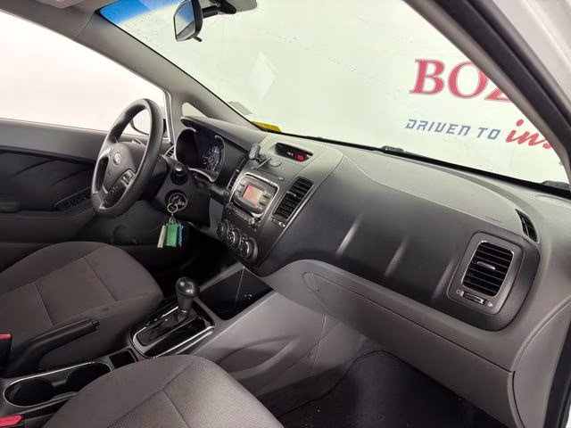2018 Clear White Kia Forte LX FWD Sedan