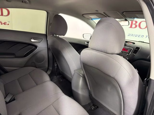 2018 Clear White Kia Forte LX FWD Sedan