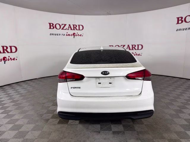 2018 Clear White Kia Forte LX FWD Sedan