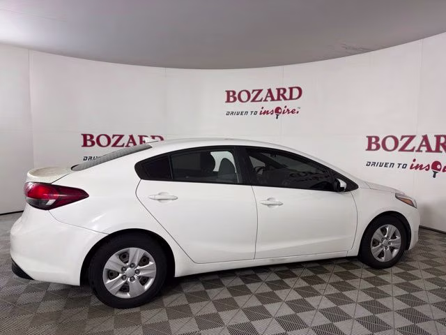 2018 Clear White Kia Forte LX FWD Sedan