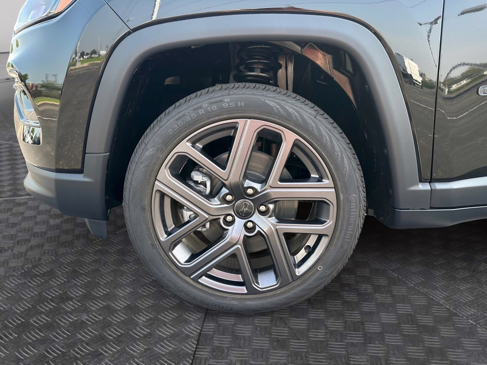 2025 Diamond Black Crystal Pearlcoat Jeep Compass Limited 4X4 SUV