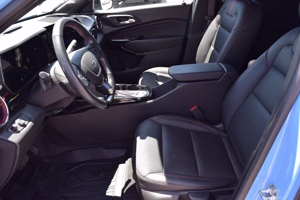 2024 Blue Chevrolet Trax 2RS FWD SUV
