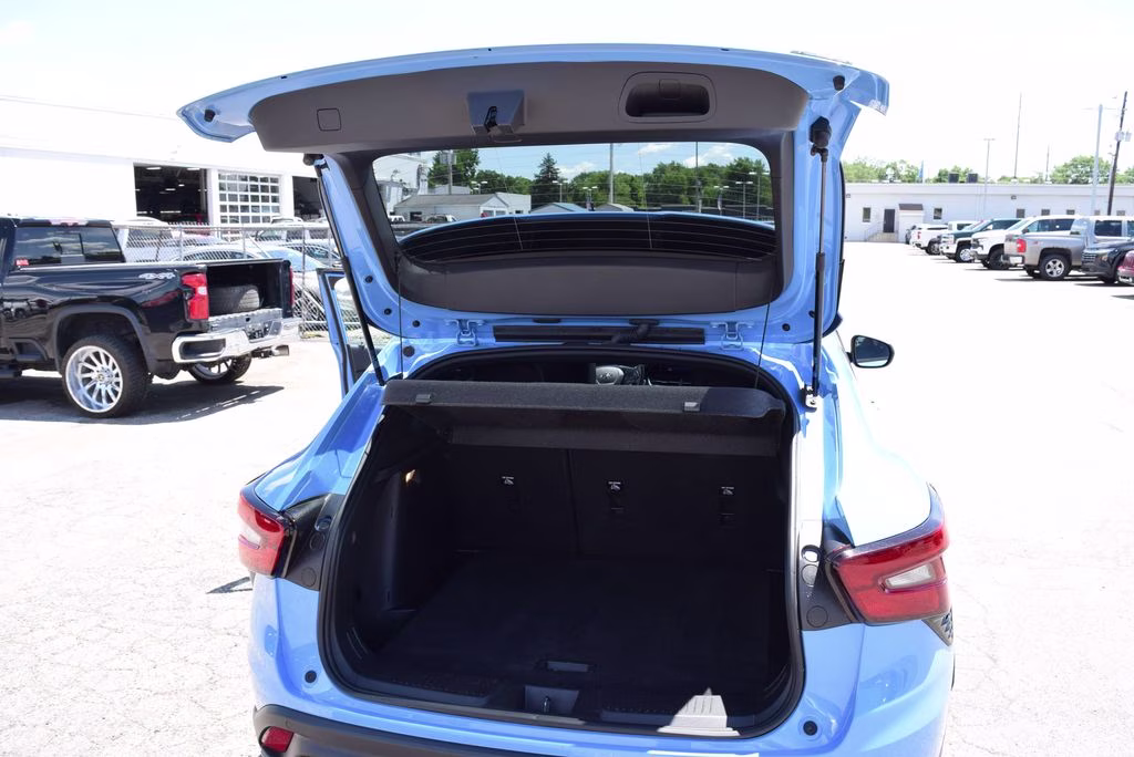 2024 Blue Chevrolet Trax 2RS FWD SUV