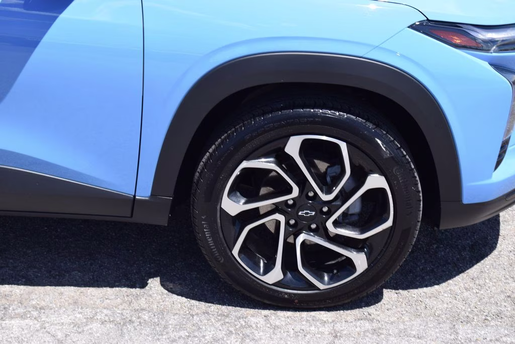 2024 Blue Chevrolet Trax 2RS FWD SUV