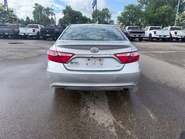 2017 Silver Toyota Camry SE FWD Sedan