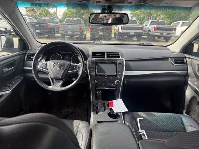 2017 Silver Toyota Camry SE FWD Sedan